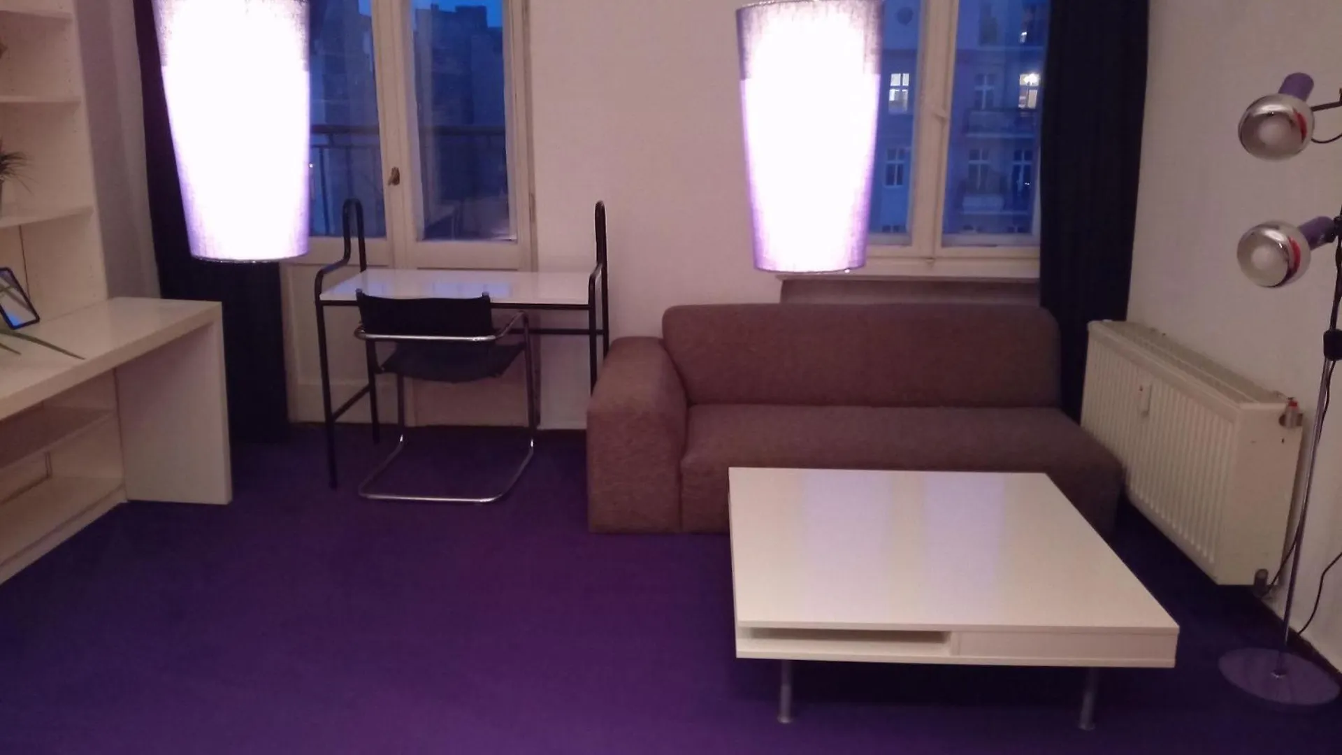 Double Bed In Sharing Apartment Berlín Německo